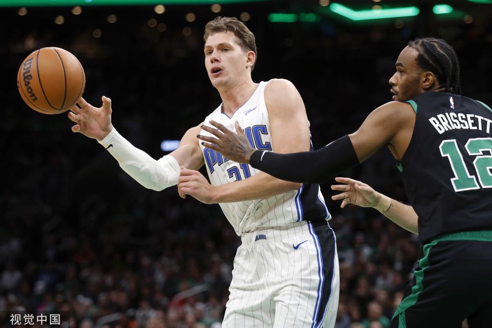 着深厚的友 着深厚的友